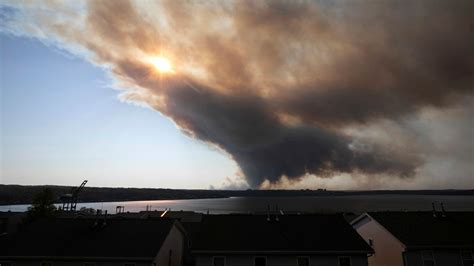 Halifax-area neighbourhood evacuated as Nova Scotia wildfire burns out of control